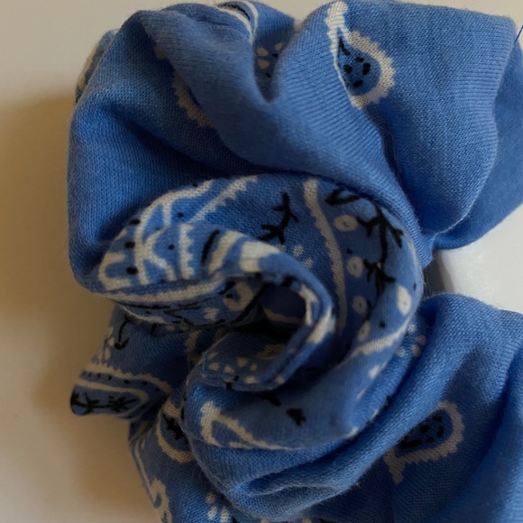 Bandana Scrunchies - Picture 4 of 7